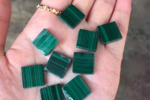 Van Cleef Arpels malachite stone