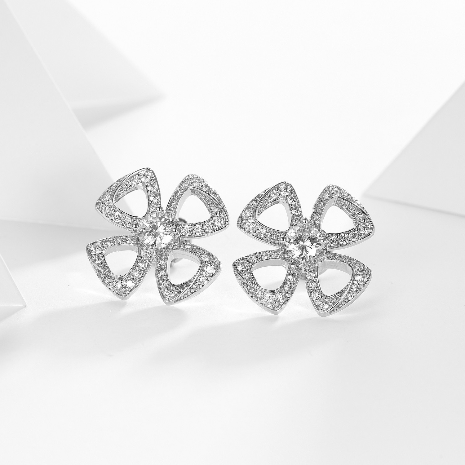 s-770710-bvlgari-earrings.jpg