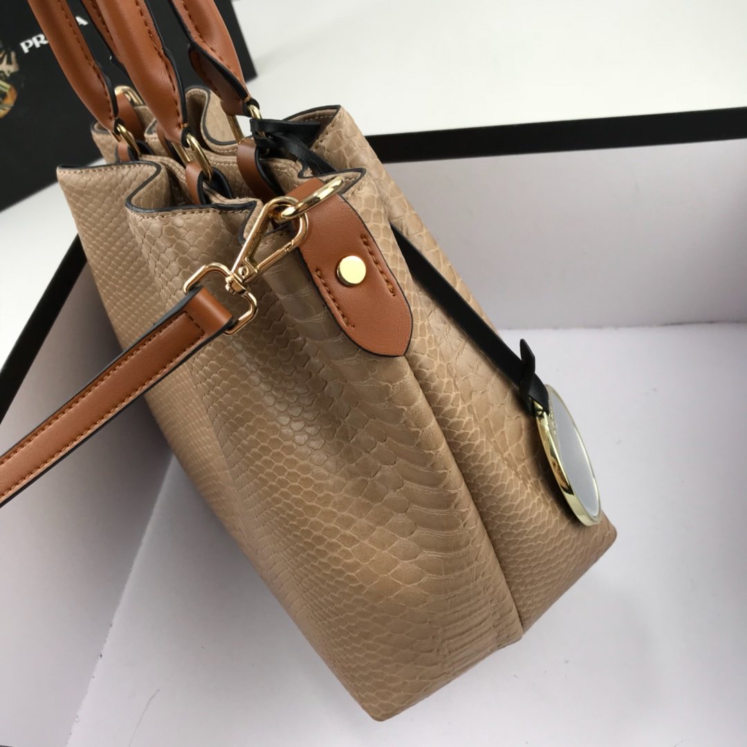 s-784135_1-bvlgari-aaa-quality-handbags-for-women.jpg
