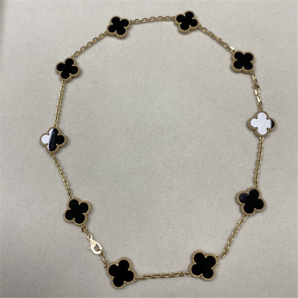 Replica Van Cleef Arpels Vintage Alhambra Necklace 10 Motifs 18K Yellow Gold Onyx