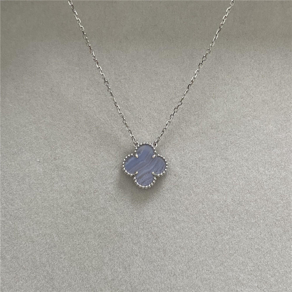 Replica Van Cleef Arpels Vintage Alhambra Pendant 18K White Gold