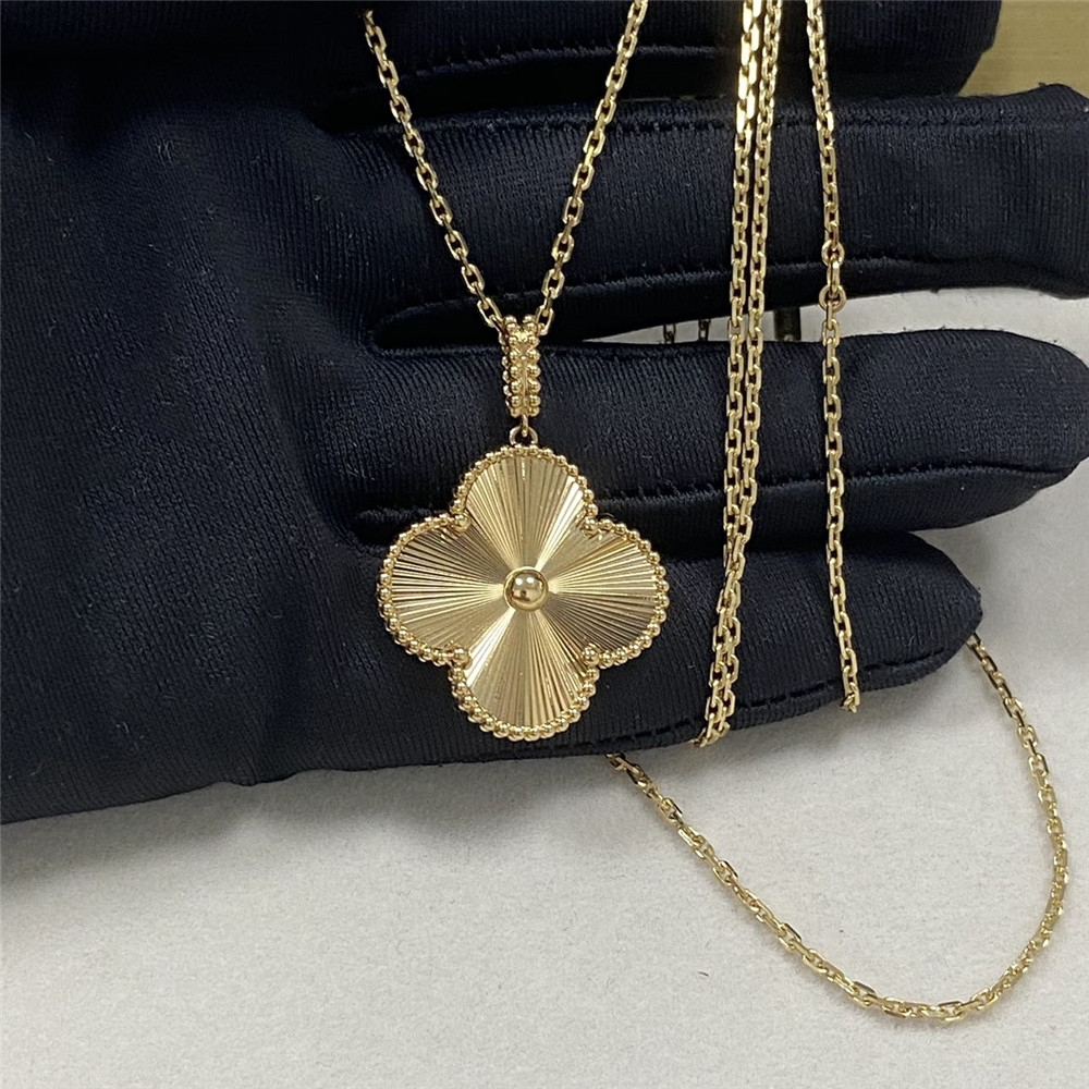 VCA Magic Alhambra Long Necklace 1 Motif 18K Yellow Gold VCARP4KO00