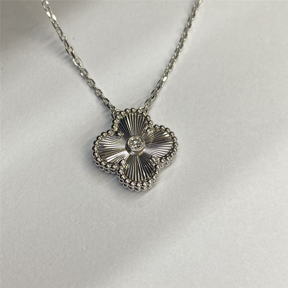 VCA Vintage Alhambra 18K White Gold Diamond Pendant VCARP6L800