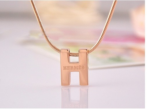 Classic Hermes Logo Necklace with Yellow Gold