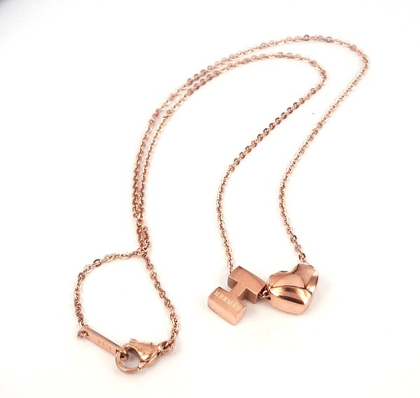 Hermes H logo with heart cham necklace,18K rose gold