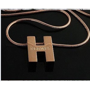 Classic Hermes Logo Necklace with Pink Gold