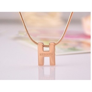Classic Hermes Logo Necklace with Yellow Gold