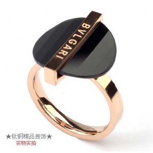 Bvlgari Ring in 18kt Pink Gold with Black Ceramic