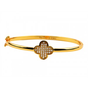 Van Cleef & Arpels Perlee Bracelet/Bangle in 18kt Yellow Gold with Pave Diamonds