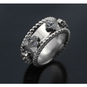 Van Cleef & Arpels Perlee Clover Ring in White Gold with Diamonds, Small Model