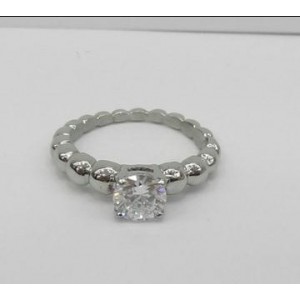 Van Cleef & Arpels Perlee Ring in 18kt White Gold with Diamond
